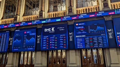 نوبة غضب ترامب الجمركية تهز الأسواق العالمية.. هل نشهد حربًا تجارية جديدة؟