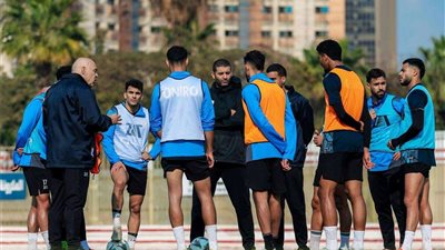 مران الزمالك.. جروس يعقد جلسة مع اللاعبين استعدادا للقاء الإسماعيلي