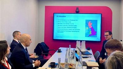 بالصور.. وزير التعليم يبحث مع فينتون آليات الاستفادة من النظام البريطاني لارتقاء المنظومة
