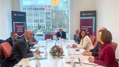 وزير التعليم يبحث سبل تعزيز مشروعات التعاون المشتركة مع جامعة كامبريدج