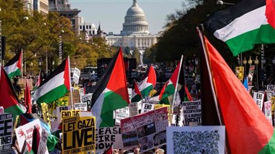 البيت الأبيض يشتعل.. احتجاجات لمئات الرافضين لمخطط تهجير الفلسطينيين