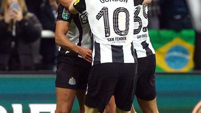 الشوط الأول.. نيوكاسل يتقدم على آرسنال في كأس رابطة الأندية