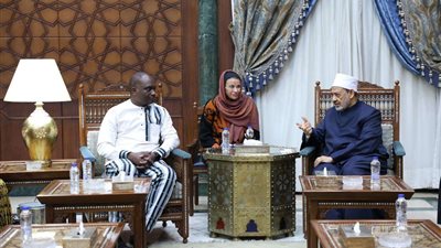 شيخ الأزهر يستقبل وزير الأمن البوركيني لبحث تعزيز التعاون