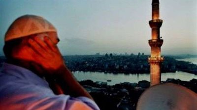 مفتي الجمهورية يوضح حكم من فاته ترديد الأذان خلف المؤذن