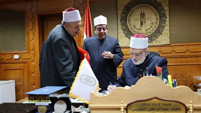 وكيل الأزهر يعتمد نتائج الشهادات الدراسية للفصل الأول وأبنائنا في الخارج