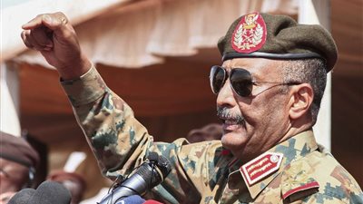 مع سيطرة الجيش على العاصمة.. البرهان يعتزم تشكيل حكومة انتقالية بالسودان