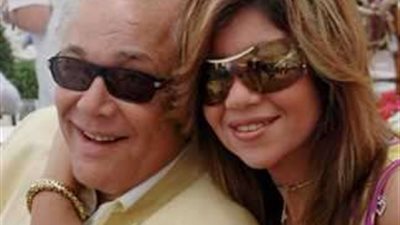 حقيقة صادمة أم شائعة سخيفة؟ القصة الكاملة لادعاءات طلاق بوسي شلبي من محمود عبد العزيز