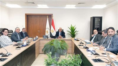 وزير الموارد المائية والري يتابع تنفيذ مشروع 