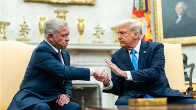 الملك عبد الله يتحدى ترامب: لا لترحيل الفلسطينيين ولا للمساومات!