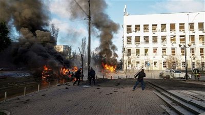 هجوم روسي بصورايخ باليستية على كييف يقتــل ويصيب 4 أشخاص .. وزيلينسكي يرد