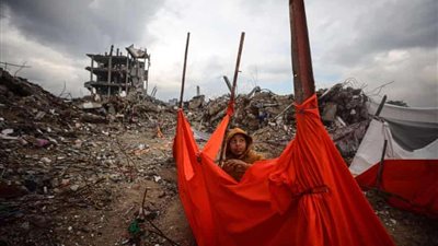 عودة أسير إسرائيلي أُطلق سراحه إلى منزله بعد خروجه من المستشفى