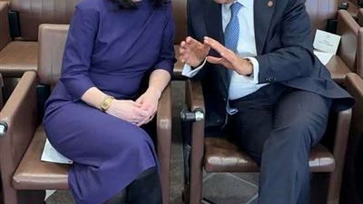 وزير الخارجية يلتقي نظيرته الألمانية في باريس لبحث التعاون الثنائي