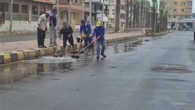 جهود مكثفة لرفع مياه الأمطار في مصيف بلطيم بكفر الشيخ