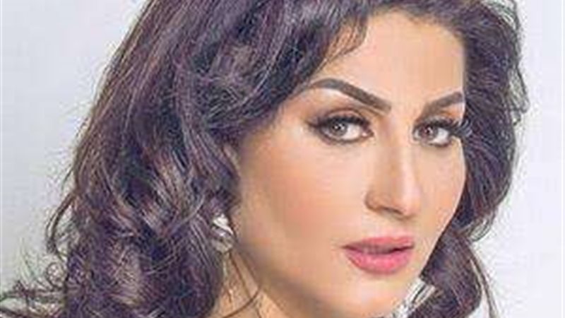 الفنانة وفاء عامر