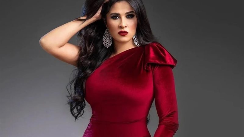 ياسمين عبد العزيز