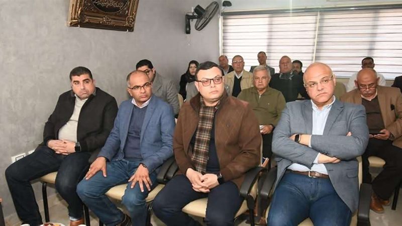وزير الإسكان ومحافظ