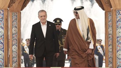 أمير قطر في طهران.. مباحثات سياسية واقتصادية وسط نفي لوساطة مع واشنطن