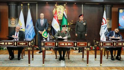 الكلية العسكرية التكنولوجية توقع عقد إتفاق مع الشركة القابضة للأكاديمية المصرية لعلوم الطيران وشركة سافز لخدمات الطيران