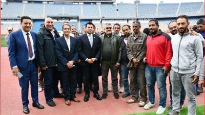 أشرف صبحي: أرضية ستاد القاهرة تجمع بين النجيل الطبيعي والصناعي لأول مرة