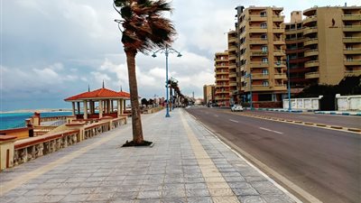 سقوط أمطار وارتفاع الأمواج.. 