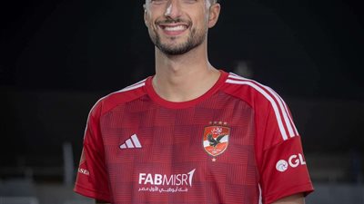 وسام أبو أساسيا.. تعرف على التشكيل المتوقع للنادي الأهلي أمام الزمالك الليلة