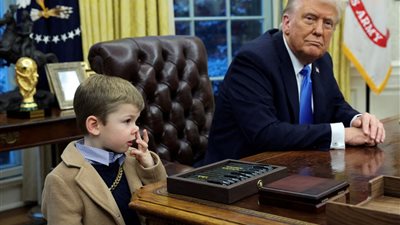 طفل إيلون ماسك في المكتب البيضاوي.. مشهد طريف أم إحراج دبلوماسي؟