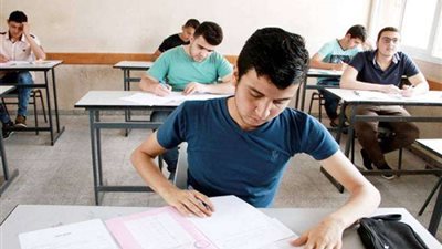 حمّل الآن.. النماذج الاسترشادية لامتحانات الثانوية العامة 2025 في الرياضيات البحتة