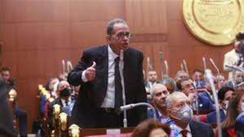 النائب طارق عبدالعزيز