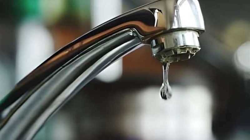 قطع المياه عن بعض