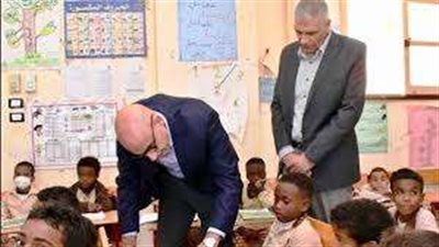 وزير التعليم يتفقد مدارس أسوان لمتابعة برنامج الدمج الشامل