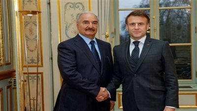 قمة باريس.. حفتر وماكرون يواجهان لغز الاستقرار الليبي