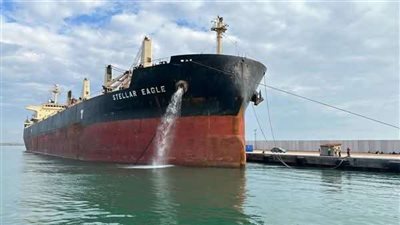 بسبب الطقس السيئ.. إغلاق ميناء العريش البحري