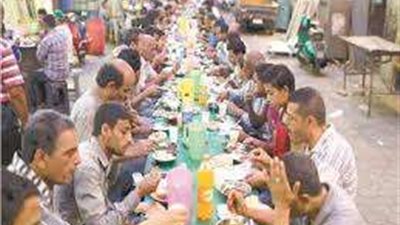 موائد الرحمن في مصر.. عبق التاريخ يصارع أعباء الحاضر