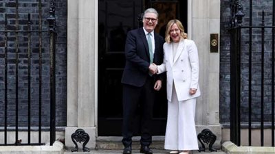 ميلوني تصل لندن لتعزيز الدفاع الأوروبي قبل قمة حاسمة