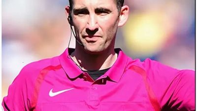 كريستوفر كافانا حكم ساحة.. طاقم تحكيم مباراة ليفربول ونيوكاسل يونايتد