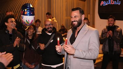 نجوم مسلسل الأميرة يحتفلون بعيد ميلاد الفنان 