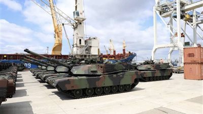 ترمب يجمّد المساعدات العسكرية لأوكرانيا وسط توتر متزايد مع زيلينسكي