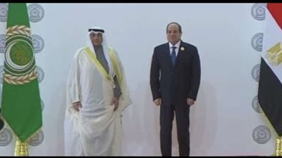 الرئيس السيسي يستقبل القادة العرب قبيل انطلاق القمة الطارئة حول فلسطين