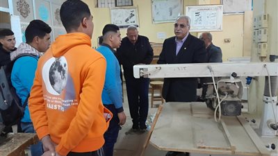 مدير تعليم القليوبية يتفقد انتظام الدراسة بالمدارس
