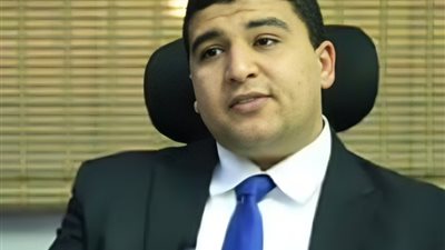 خبير اقتصادي: الذهب يلمع في أوقات الأزمات والمستثمرون يهربون من التقلبات