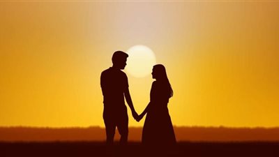 ما هو الإبساس.. مفتاح التواصل العاطفي وتعزيز الحميمية بين الزوجين