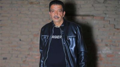 حكاية العم سعيد.. أصحاب مخبز ينهون حياة سائق ويطعنون ابنه بسبب 5 أرغفة