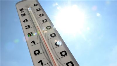 ارتفاع تدريجي في درجات الحرارة اليوم الأحد 9 مارس 2025 وتحذيرات من الشبورة المائية والأمطار