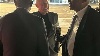 أبوريدة كان في استقباله.. رئيس الاتحاد الأفريقي يصل القاهرة