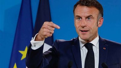 ماكرون في مرمى الانتقادات: 