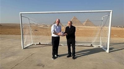 أول ظهور.. كرة كأس العالم للأندية 2025 في الأهرامات