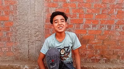 شاهد.. موهبة على الطريق: طفل يُبهرك بالغناء في المنوفية (فيديو وصور)