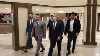 بالتفاصيل.. الوزير وجلال يتفقدان مصابي حادث تصادم قطار الاسماعيلية