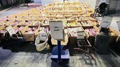 الداخلية تضبط ورشتين سريتين لتصنيع الألعاب النارية بالفيوم