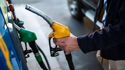 اللتر بـ 17 جنيهًا.. مفاجأة في أسعار البنزين والسولار اليوم الجمعة